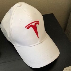 Tesla hat